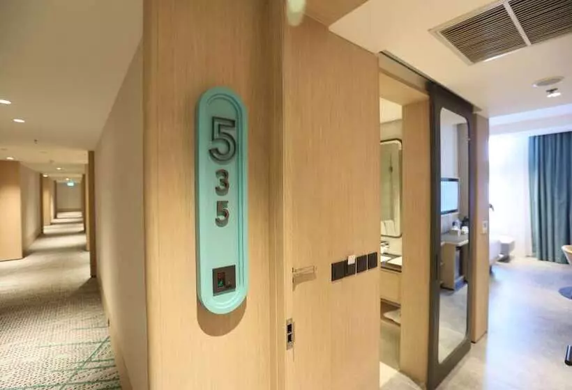 Vivere Hotel, Artotel Curated