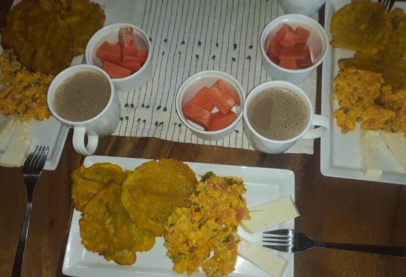 تختخواب و صبحانه Cabaña La Gozadera