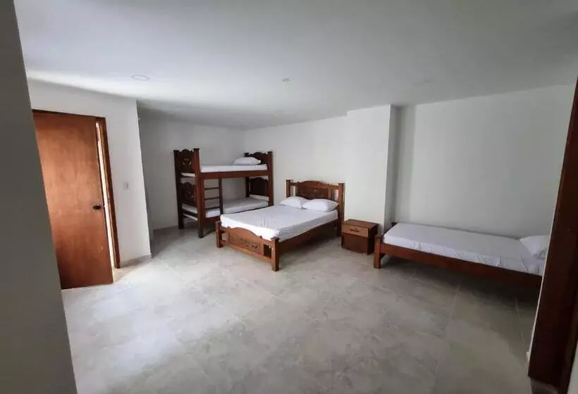 Hotelli Antonella Plaza