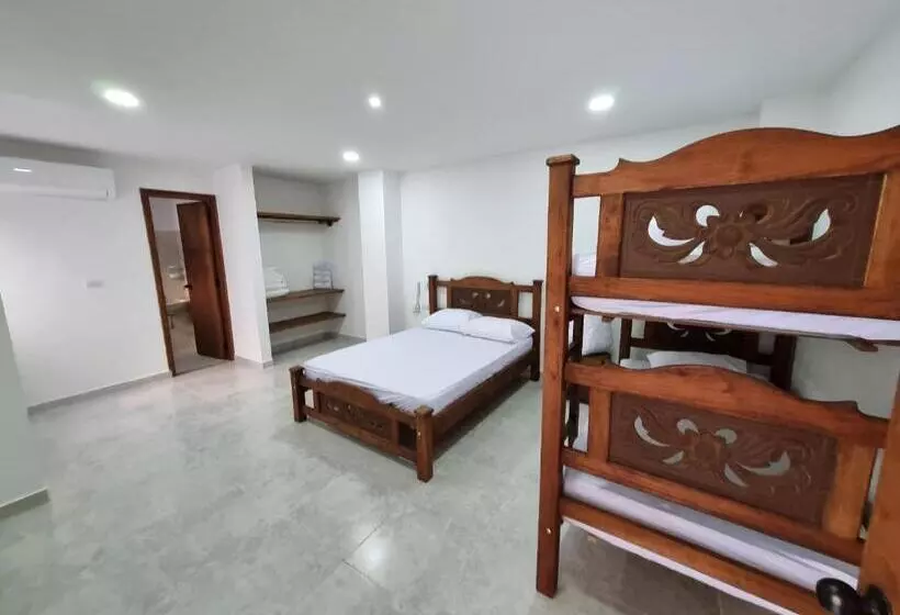 Hotelli Antonella Plaza