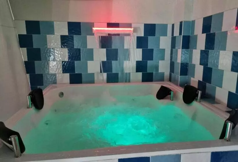 Hotelli Antonella Plaza