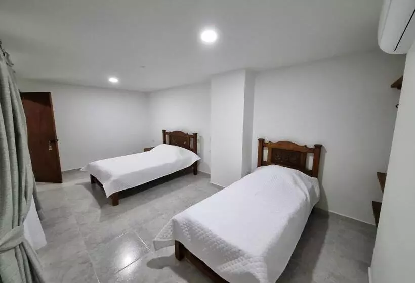 Hotelli Antonella Plaza