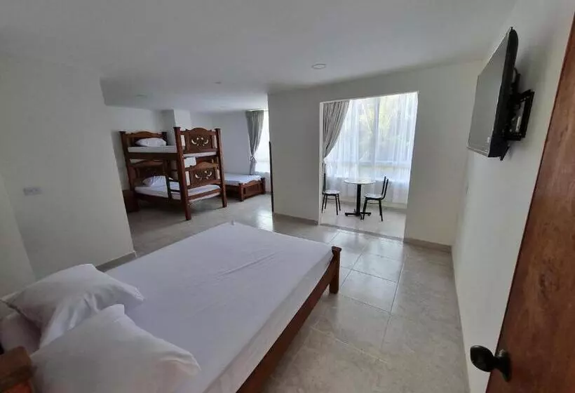 Hotelli Antonella Plaza