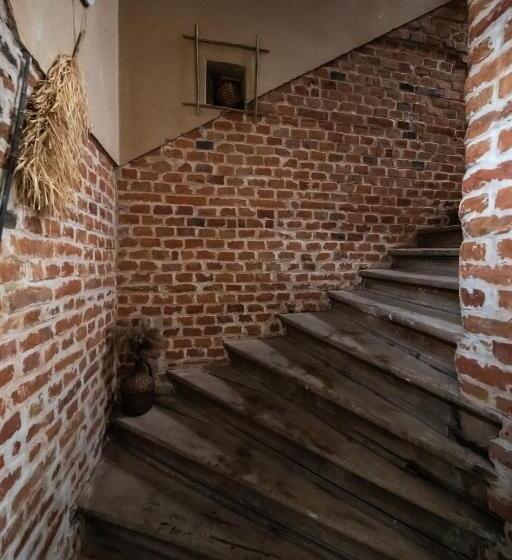 هتل Casa Basarab Brasov