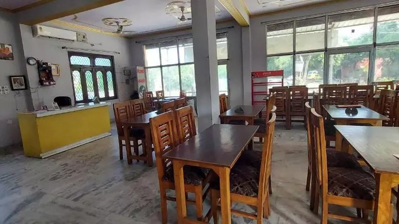 ホテル Collection O Wave Family Restaurant And Guest House