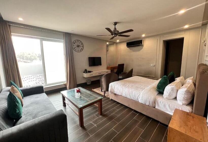 هتل Elegant Executive Suite