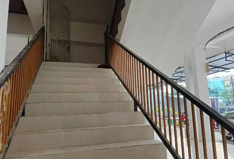 Hotelli Oyo 93388 Enjoy Homestay & Cafe