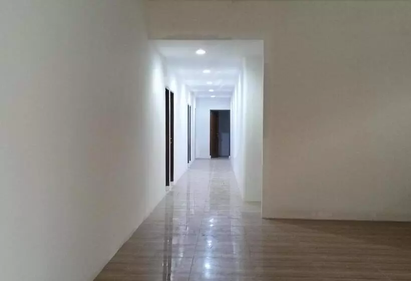 Hotelli Oyo 93388 Enjoy Homestay & Cafe