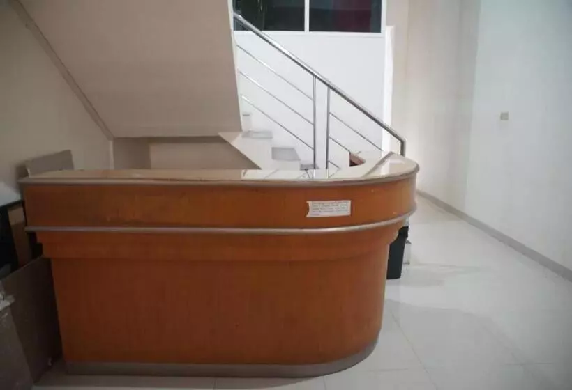 Hotelli Oyo 93388 Enjoy Homestay & Cafe