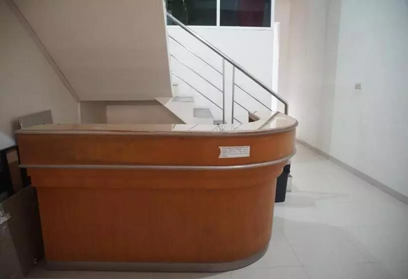 Hotelli Oyo 93388 Enjoy Homestay & Cafe