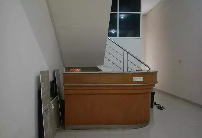 Hotelli Oyo 93388 Enjoy Homestay & Cafe