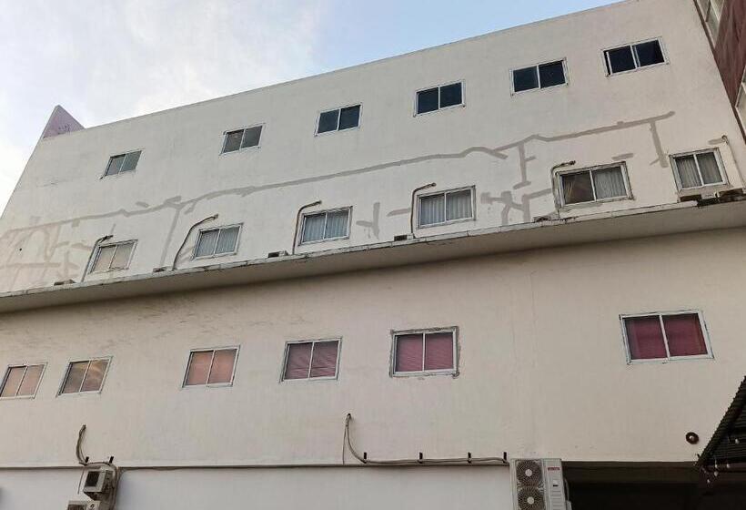 ホテル Oyo 93388 Enjoy Homestay & Cafe