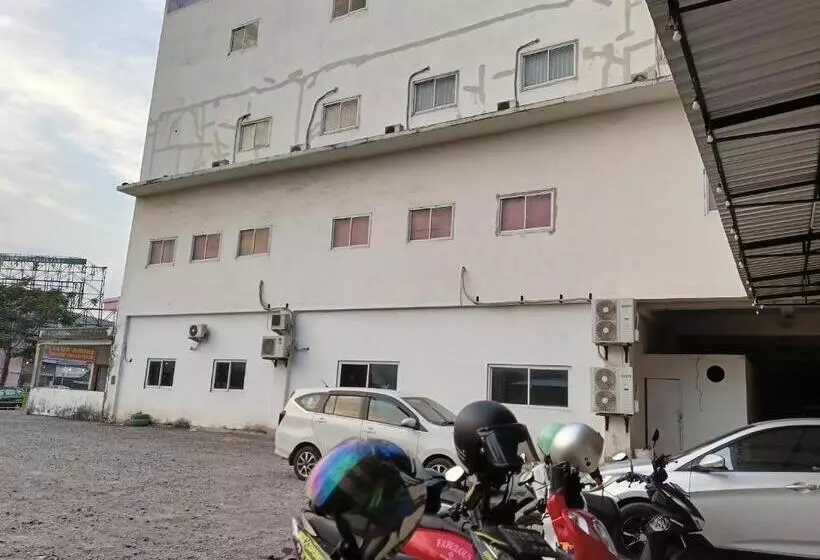 Hotelli Oyo 93388 Enjoy Homestay & Cafe