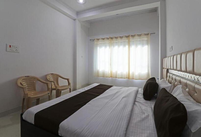 Отель The Golden