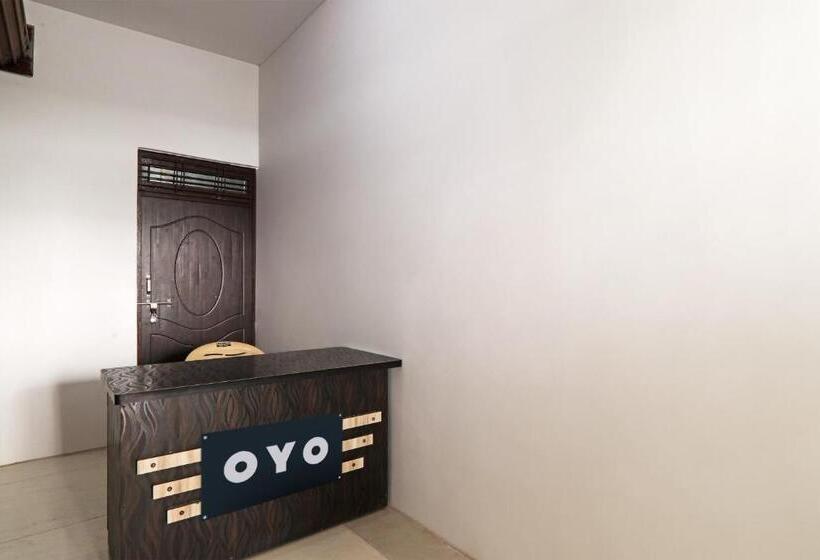 Отель The Golden