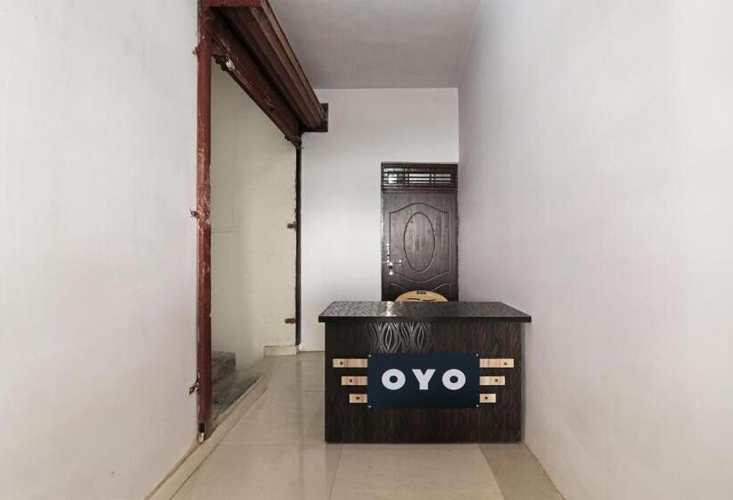 Отель The Golden