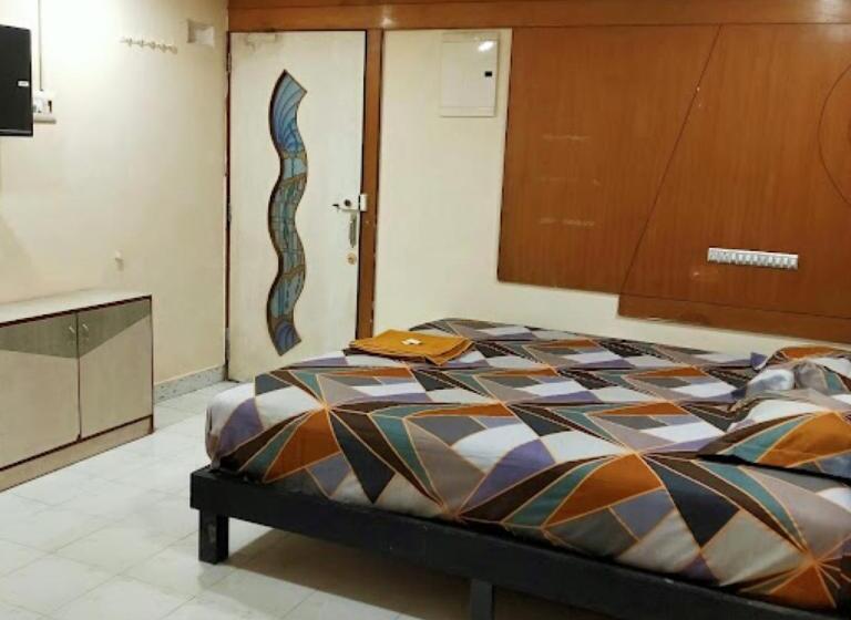Hotell Shyamal Rajkot
