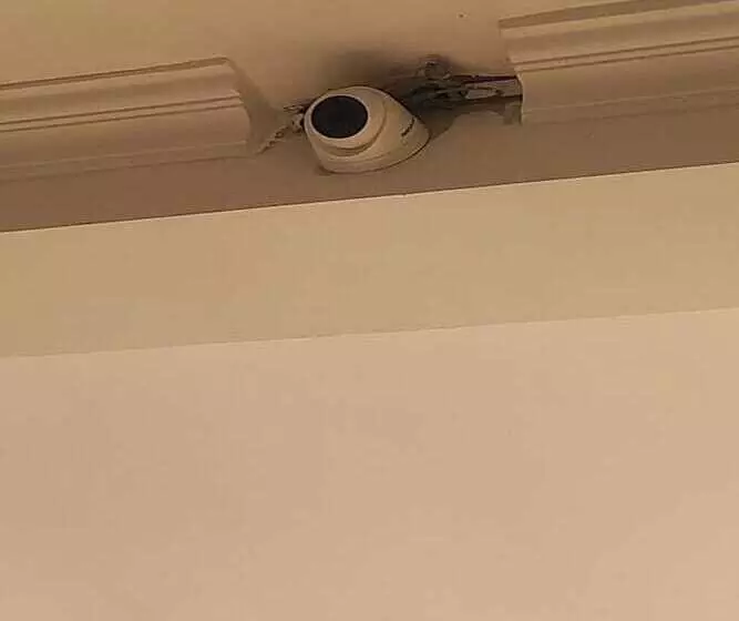 Hotelli Spot On 93378 Lona Guest House Syariah