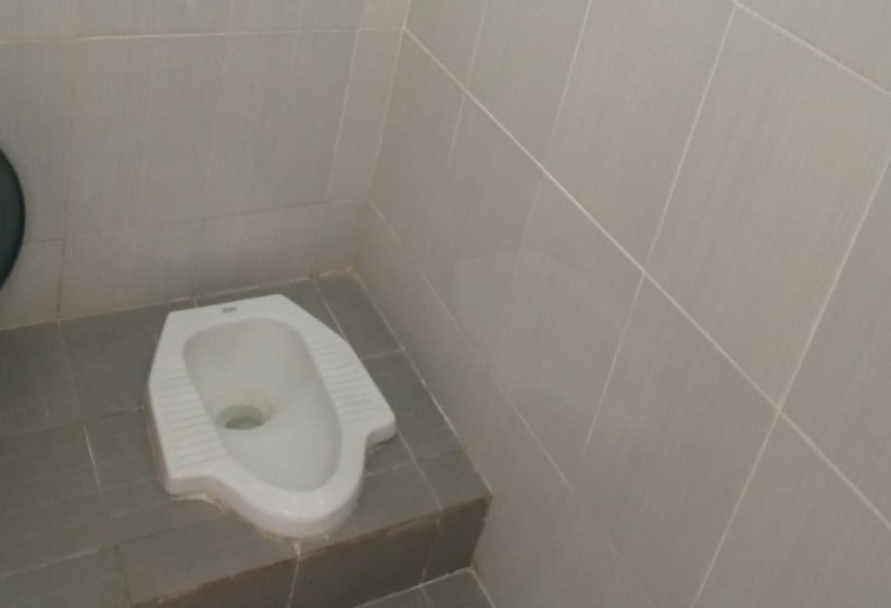 בית מלון כפרי Spot On 93378 Lona Guest House Syariah