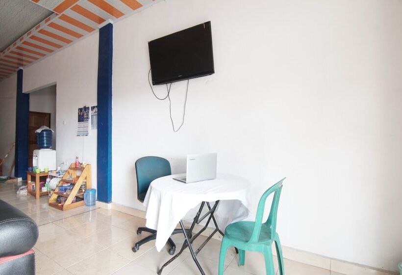 בית מלון כפרי Spot On 93378 Lona Guest House Syariah