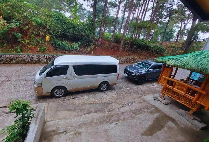 Pensjonat Family World Transhotel: Jemimah & Abraham