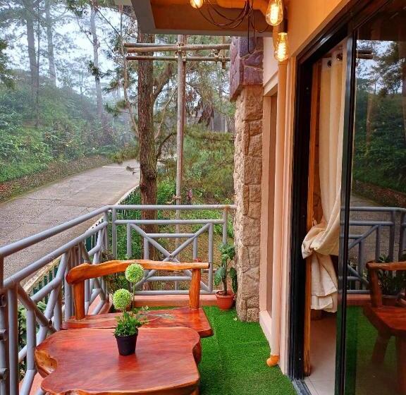 بنسيون Family World Transhotel: Jemimah & Abraham