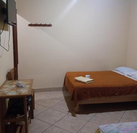 ペンション Flowers Hostel