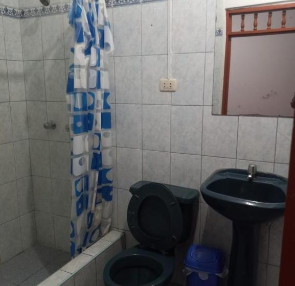 ペンション Flowers Hostel