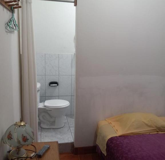 ペンション Flowers Hostel