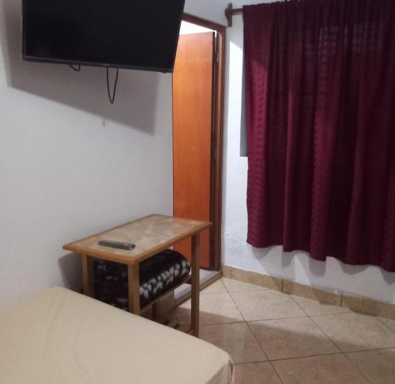 ペンション Flowers Hostel