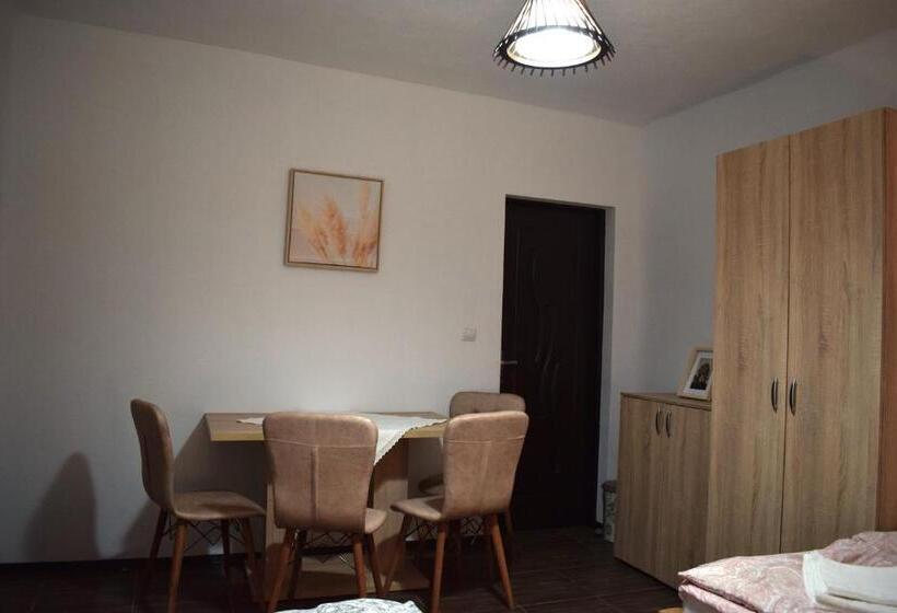 Пансион Kacor Guesthouse