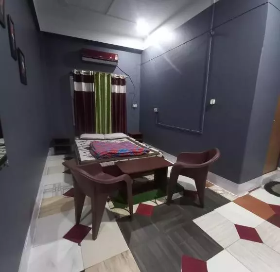 ペンション Riverbank Guest House With Restaurant & Self Cooking Facility
