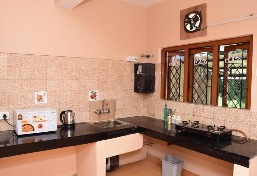 פנסיון Rosewood Annexe1