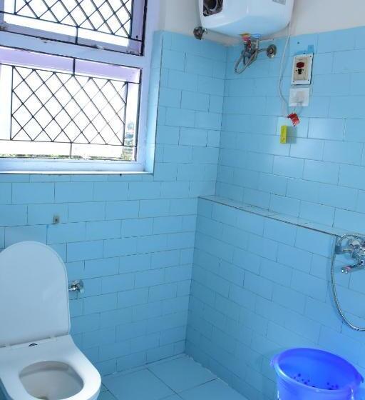 פנסיון Rosewood Annexe1