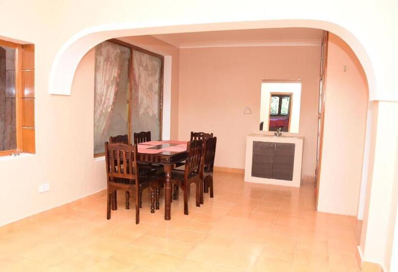 פנסיון Rosewood Annexe1
