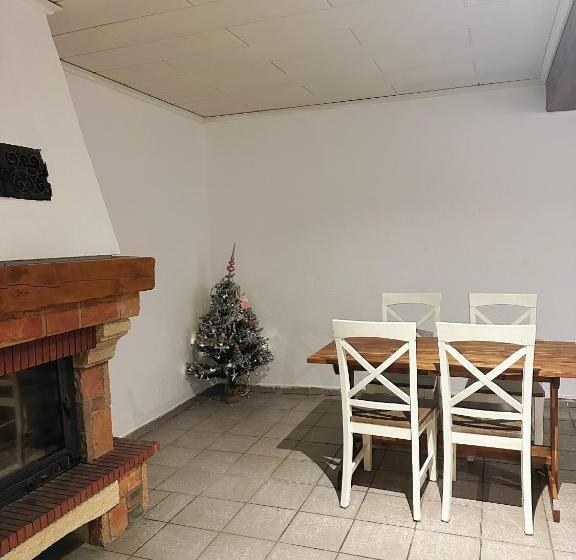 بنسيون Zimmer In Reihenhaus Mit Terrasse