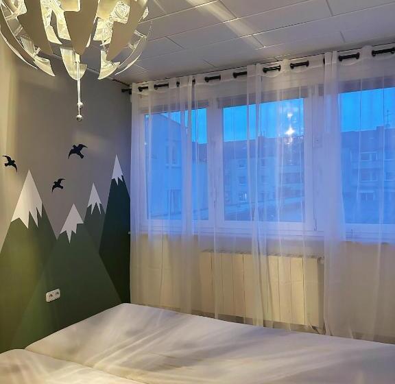 بنسيون Zimmer In Reihenhaus Mit Terrasse