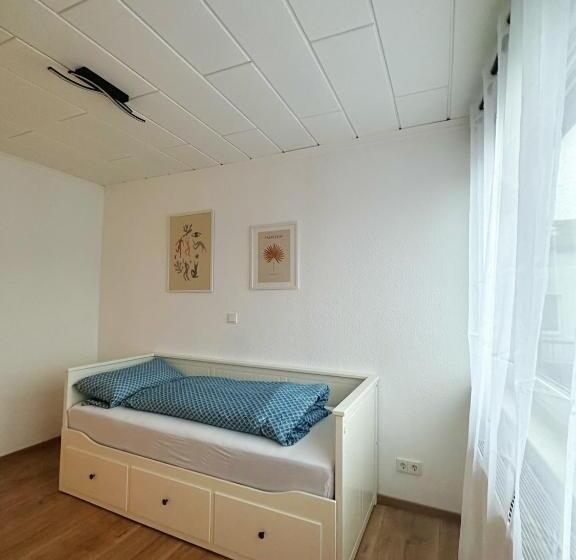 بنسيون Zimmer In Reihenhaus Mit Terrasse