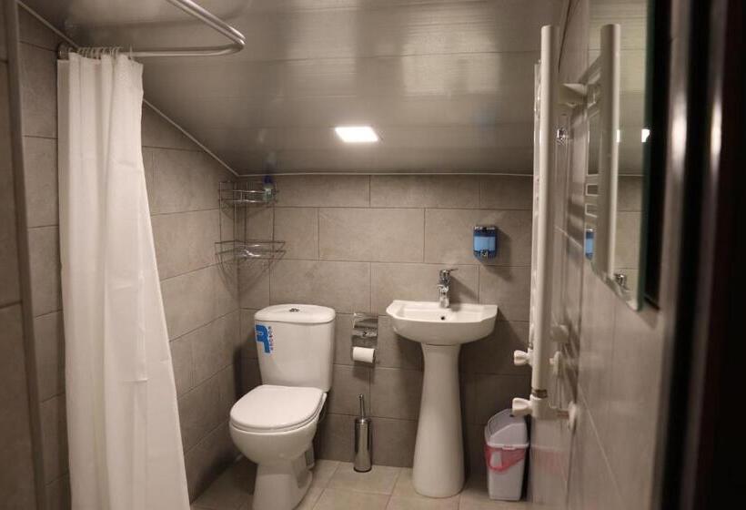 旅馆 H White House