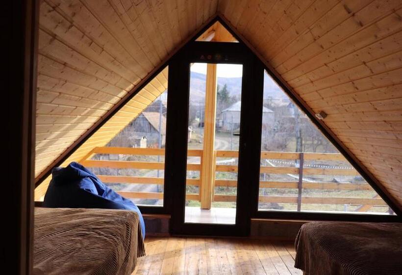 旅馆 H White House