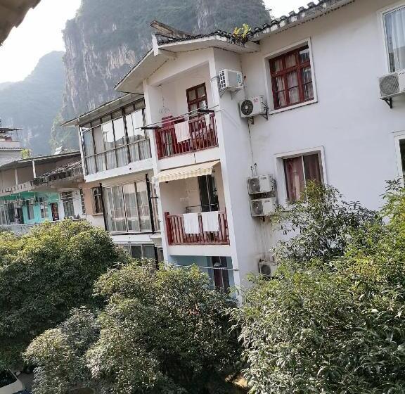 Hospedaria Lazzy Inn