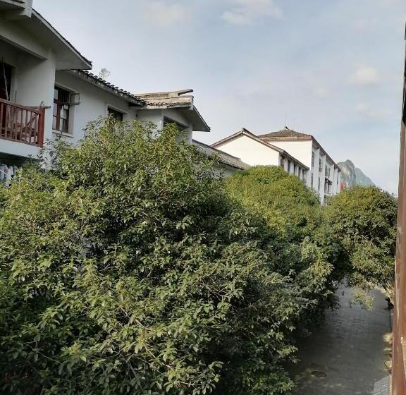 Hospedaria Lazzy Inn