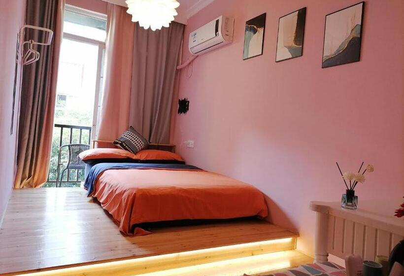 Hospedaria Lazzy Inn