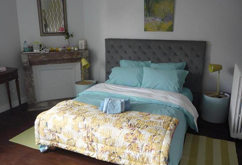 Bed and Breakfast Manoir De Bréançon