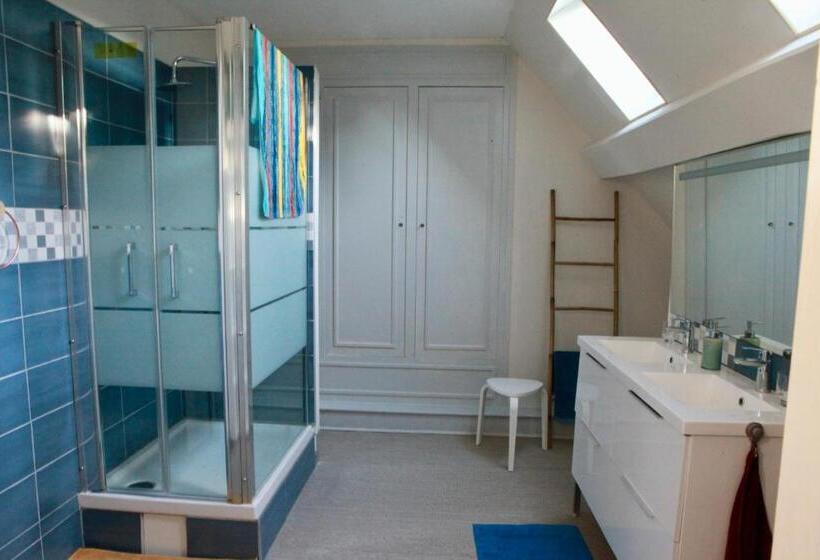 Bed and Breakfast Manoir De Bréançon