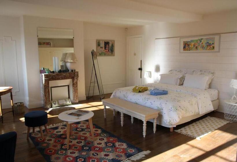 Bed and Breakfast Manoir De Bréançon