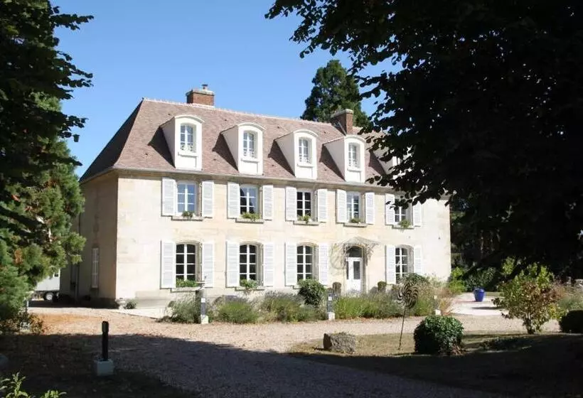 ベッドアンドブレックファースト Manoir De Bréançon