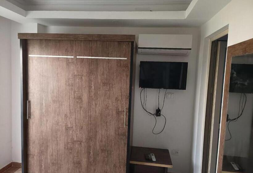 Cecelia Resort Private Chalets