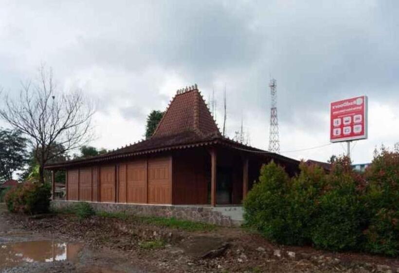 호텔 Capital O 93345 The Saka Guest House Syariah