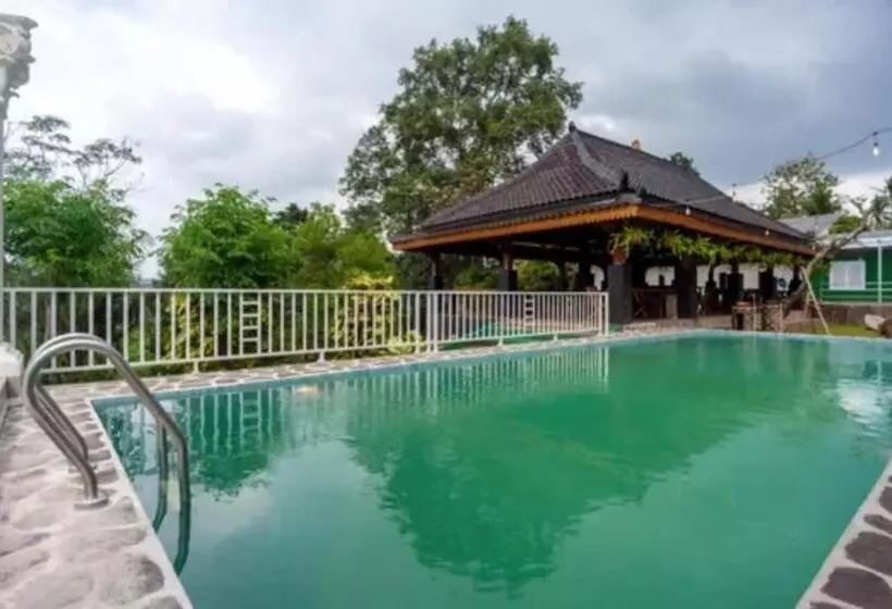 Hotelli Capital O 93345 The Saka Guest House Syariah